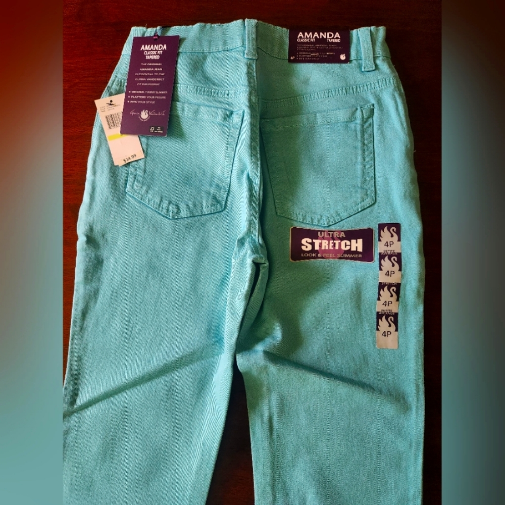 Gloria Vanderbilt Classic Fit Tapered Jean Color:Caribbean Breeze